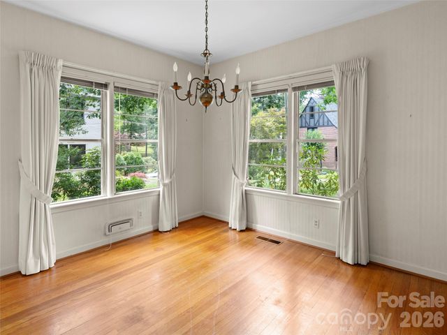 5 Normandy Road, Asheville, NC 28803