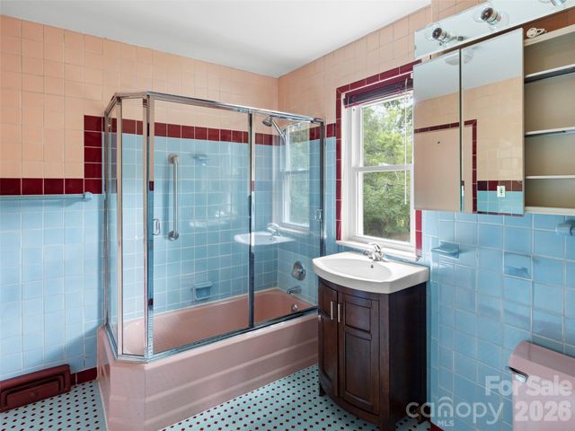 5 Normandy Road, Asheville, NC 28803
