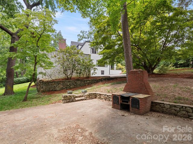 5 Normandy Road, Asheville, NC 28803