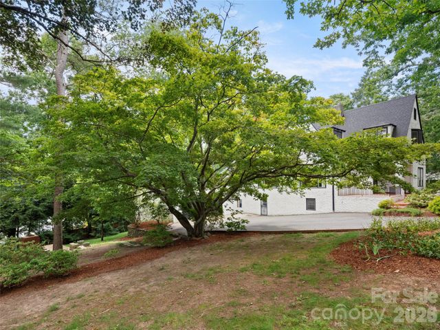 5 Normandy Road, Asheville, NC 28803