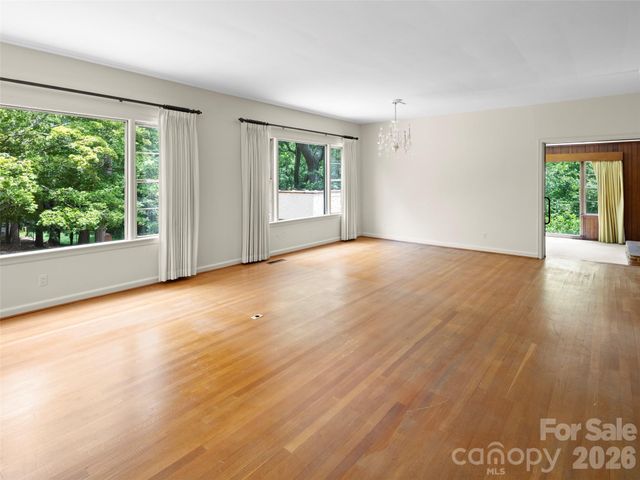 5 Normandy Road, Asheville, NC 28803