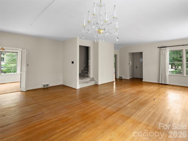 5 Normandy Road, Asheville, NC 28803