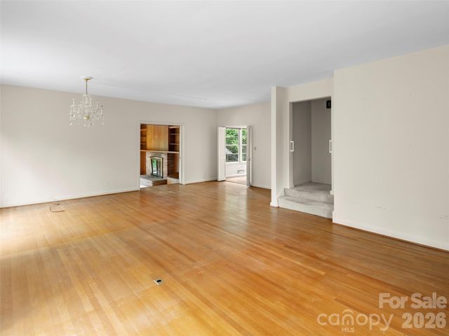 5 Normandy Road, Asheville, NC 28803