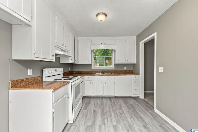 525 15TH COURT NW, Center Point, AL 35215