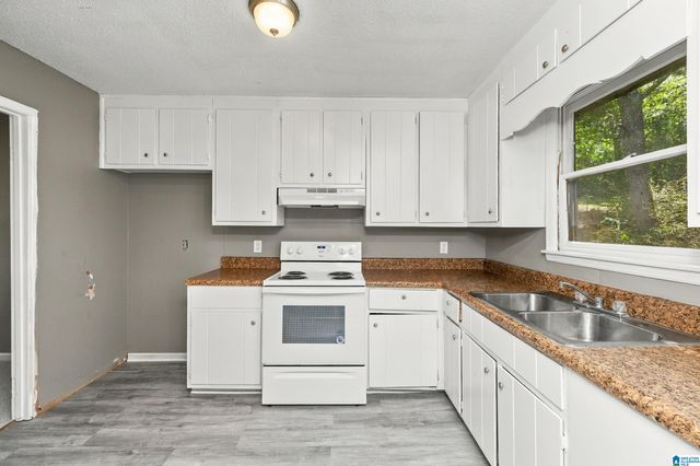 525 15TH COURT NW, Center Point, AL 35215