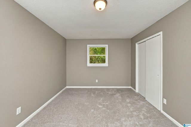 525 15TH COURT NW, Center Point, AL 35215