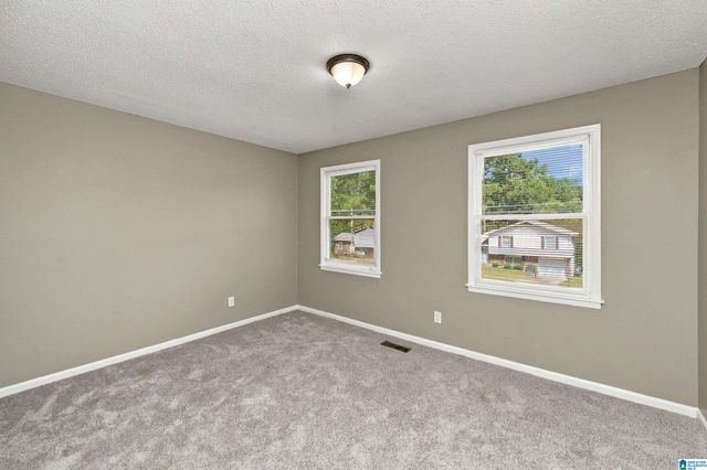 525 15TH COURT NW, Center Point, AL 35215