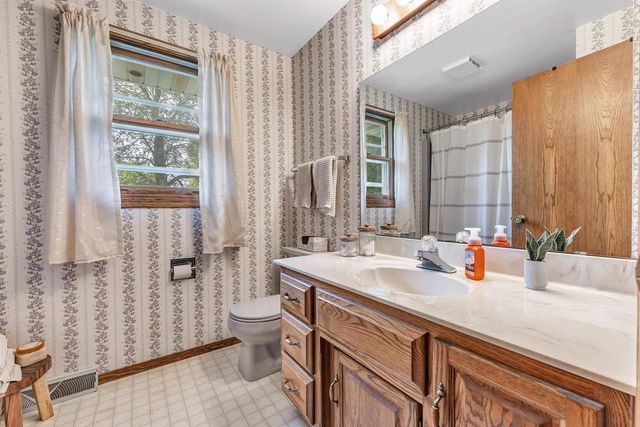 2141 DESCENDANT LANE, Green Bay, WI 54313