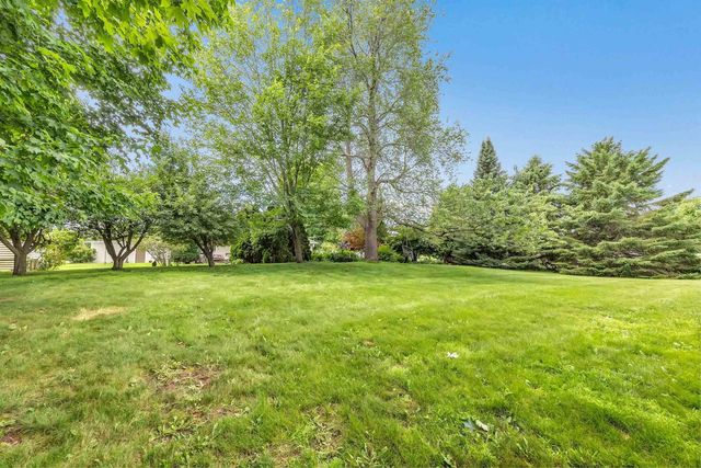 2141 DESCENDANT LANE, Green Bay, WI 54313