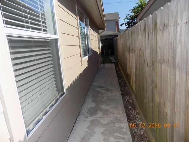 13715 Rural Oak Street, Houston, TX 77034