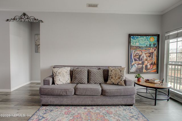 7800 POINT MEADOWS Drive 724, Jacksonville, FL 32256