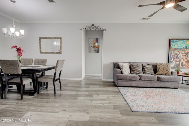 7800 POINT MEADOWS Drive 724, Jacksonville, FL 32256