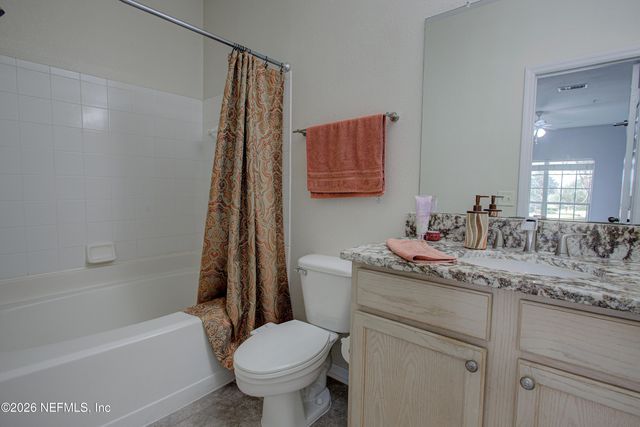 7800 POINT MEADOWS Drive 724, Jacksonville, FL 32256