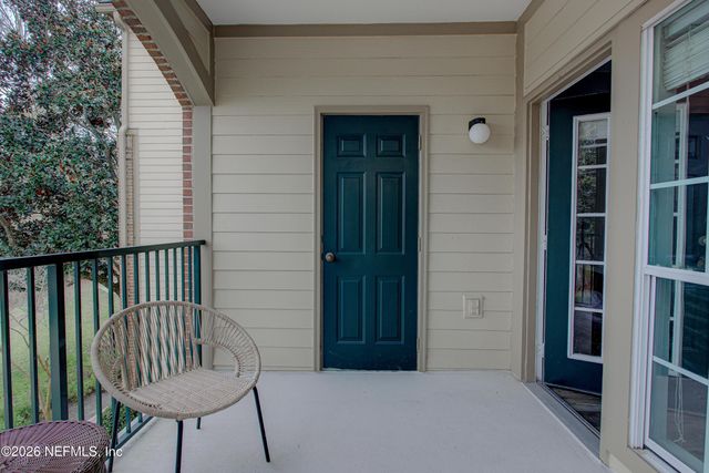 7800 POINT MEADOWS Drive 724, Jacksonville, FL 32256