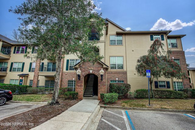 7800 POINT MEADOWS Drive 724, Jacksonville, FL 32256