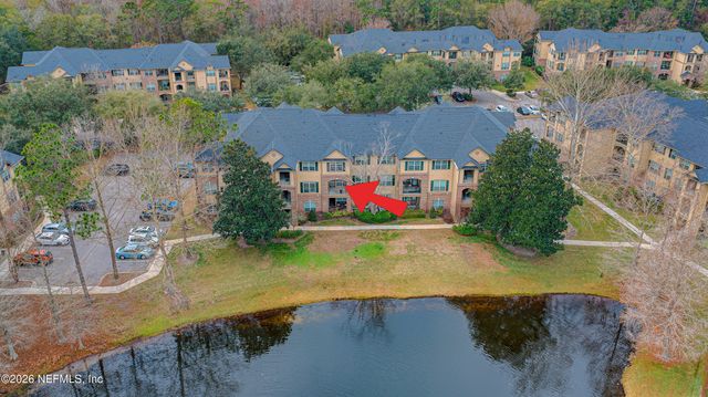 7800 POINT MEADOWS Drive 724, Jacksonville, FL 32256