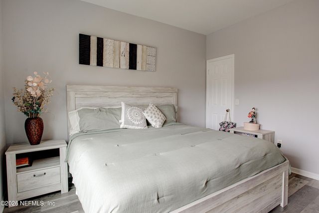 7800 POINT MEADOWS Drive 724, Jacksonville, FL 32256