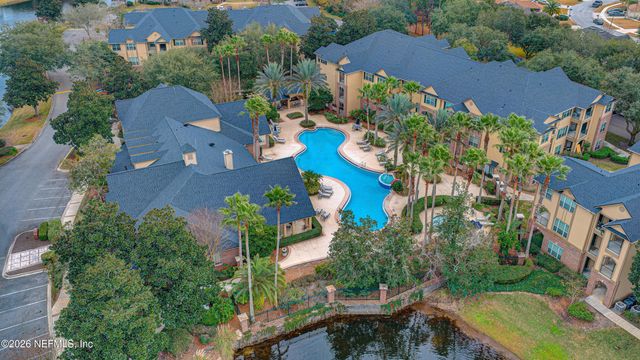 7800 POINT MEADOWS Drive 724, Jacksonville, FL 32256