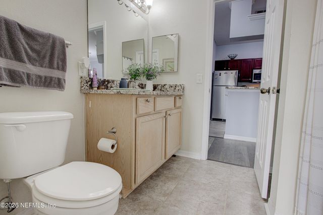 7800 POINT MEADOWS Drive 724, Jacksonville, FL 32256