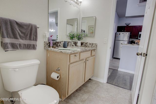 7800 POINT MEADOWS Drive 724, Jacksonville, FL 32256