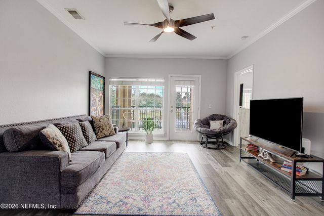 7800 POINT MEADOWS Drive 724, Jacksonville, FL 32256