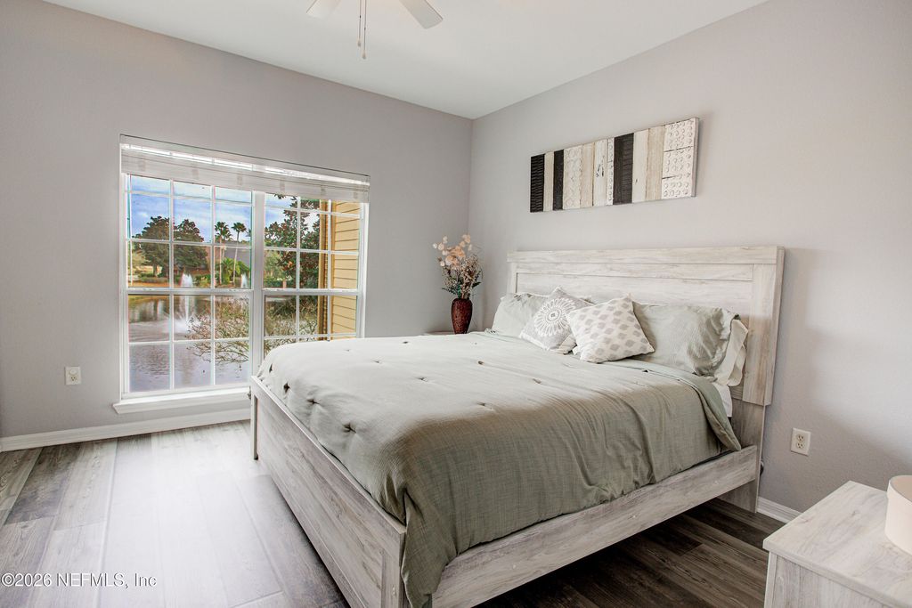 7800 POINT MEADOWS Drive 724, Jacksonville, FL 32256