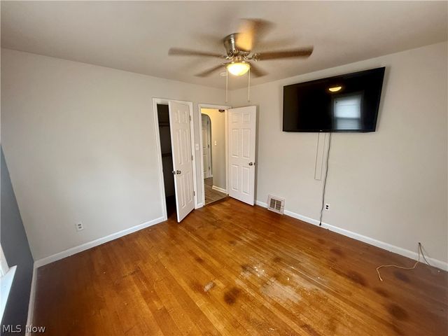 33 Pierce Avenue, Cuyahoga Falls, OH 44221