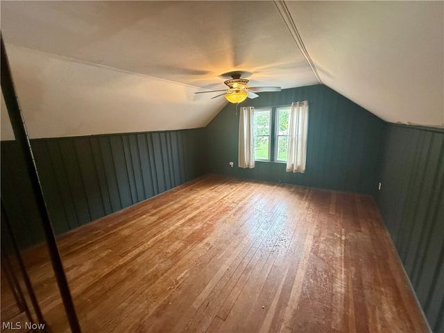 33 Pierce Avenue, Cuyahoga Falls, OH 44221