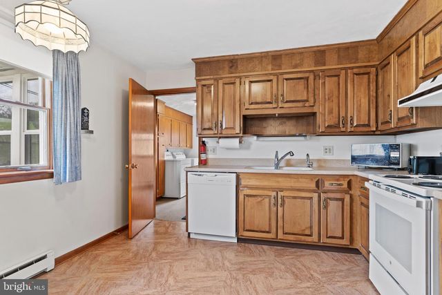 523 HASTINGS DR, Harrisburg, PA 17109
