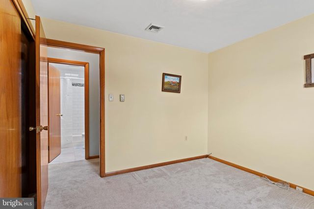 523 HASTINGS DR, Harrisburg, PA 17109