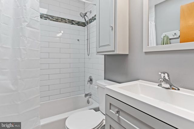 523 HASTINGS DR, Harrisburg, PA 17109
