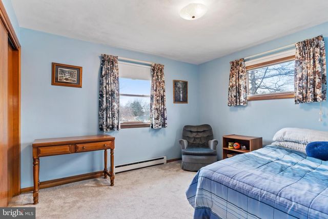 523 HASTINGS DR, Harrisburg, PA 17109