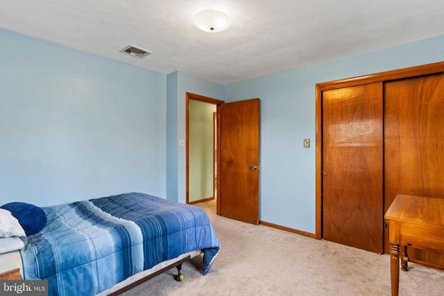 523 HASTINGS DR, Harrisburg, PA 17109
