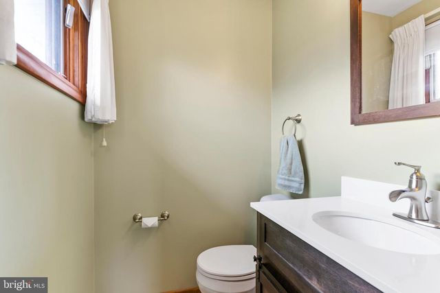 523 HASTINGS DR, Harrisburg, PA 17109
