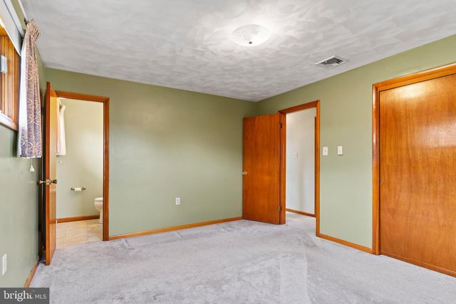 523 HASTINGS DR, Harrisburg, PA 17109