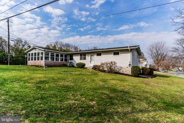 523 HASTINGS DR, Harrisburg, PA 17109