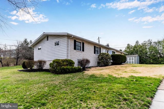 523 HASTINGS DR, Harrisburg, PA 17109