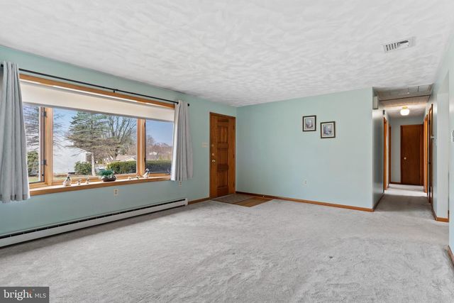 523 HASTINGS DR, Harrisburg, PA 17109