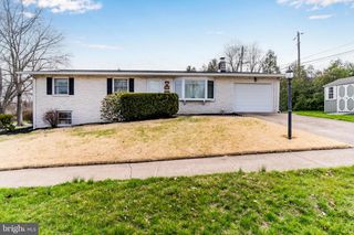 523 HASTINGS DR, Harrisburg, PA 17109