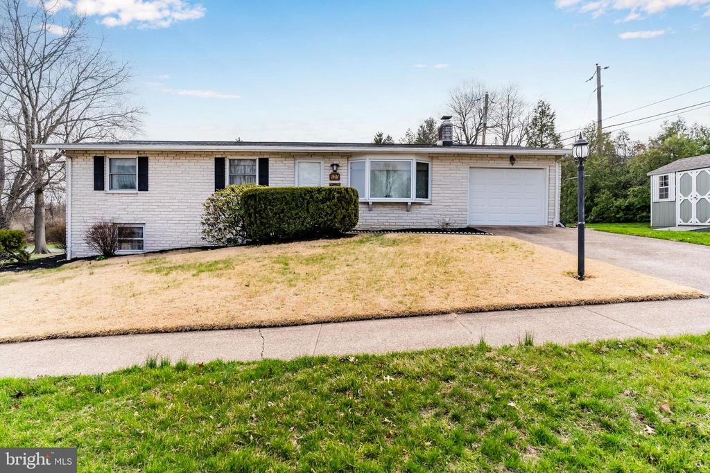523 HASTINGS DR, Harrisburg, PA 17109