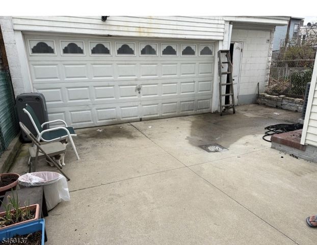 228 Elm St, Newark City, NJ 07105