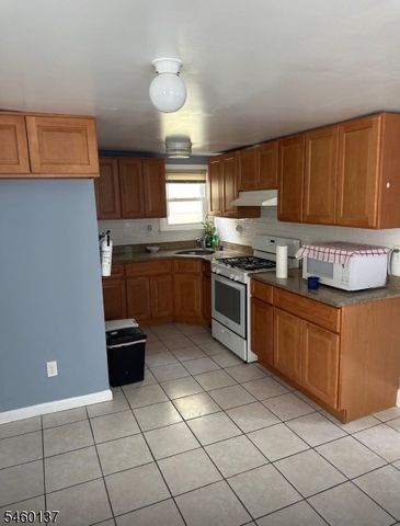 228 Elm St, Newark City, NJ 07105