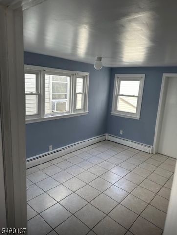 228 Elm St, Newark City, NJ 07105
