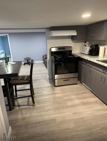 228 Elm St, Newark City, NJ 07105