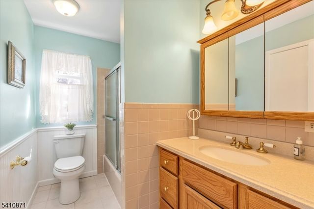 11 Dorr Rd, New Providence Boro, NJ 07974