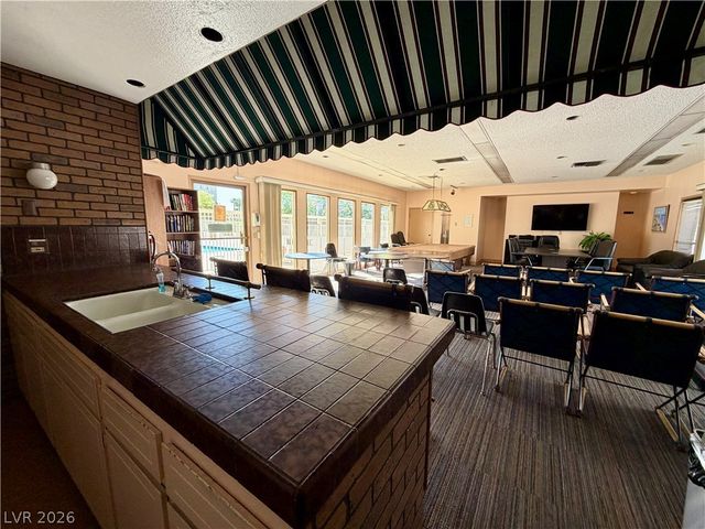 205 East Harmon Avenue 902, Las Vegas, NV 89169