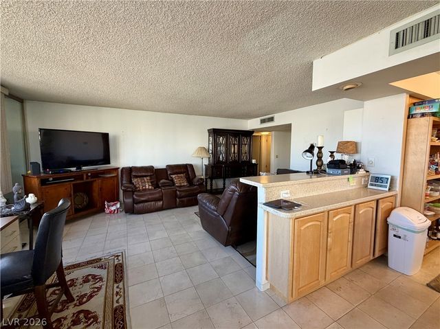 205 East Harmon Avenue 902, Las Vegas, NV 89169