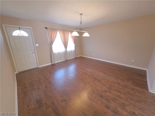 80 May Avenue, Northfield Village, OH 44067