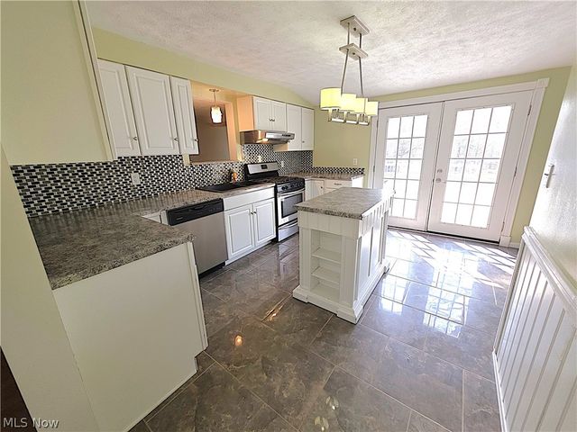 80 May Avenue, Northfield Village, OH 44067