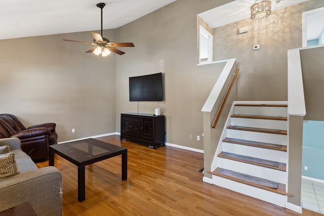 8 Gushee Ln, Taunton, MA 02780